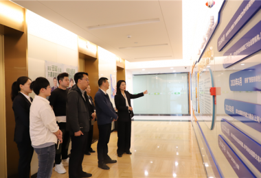 貴陽產(chǎn)控集團(tuán)黨委委員、副總經(jīng)理唐建到貴州陽光產(chǎn)權(quán)交易所調(diào)研座談